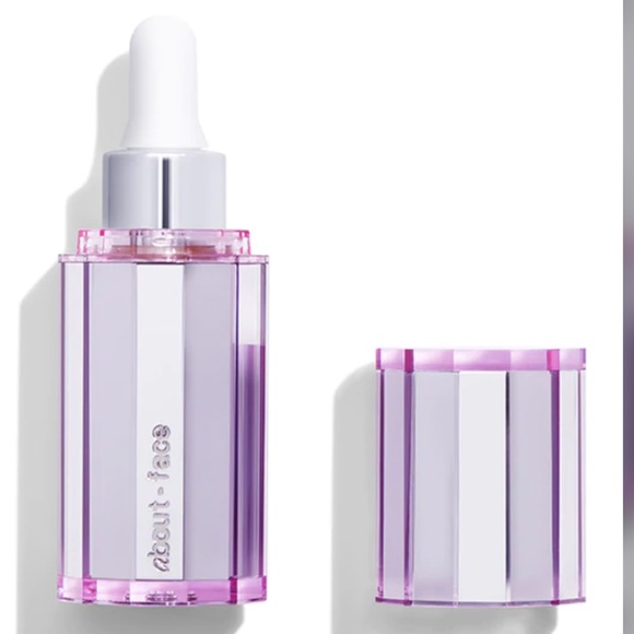 About-Face Light Lock Highlight Fluid by Halsey - Picture 4 of 13